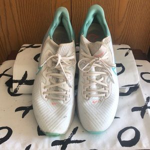 Men’s size 11 Nike zoom react golf shoes